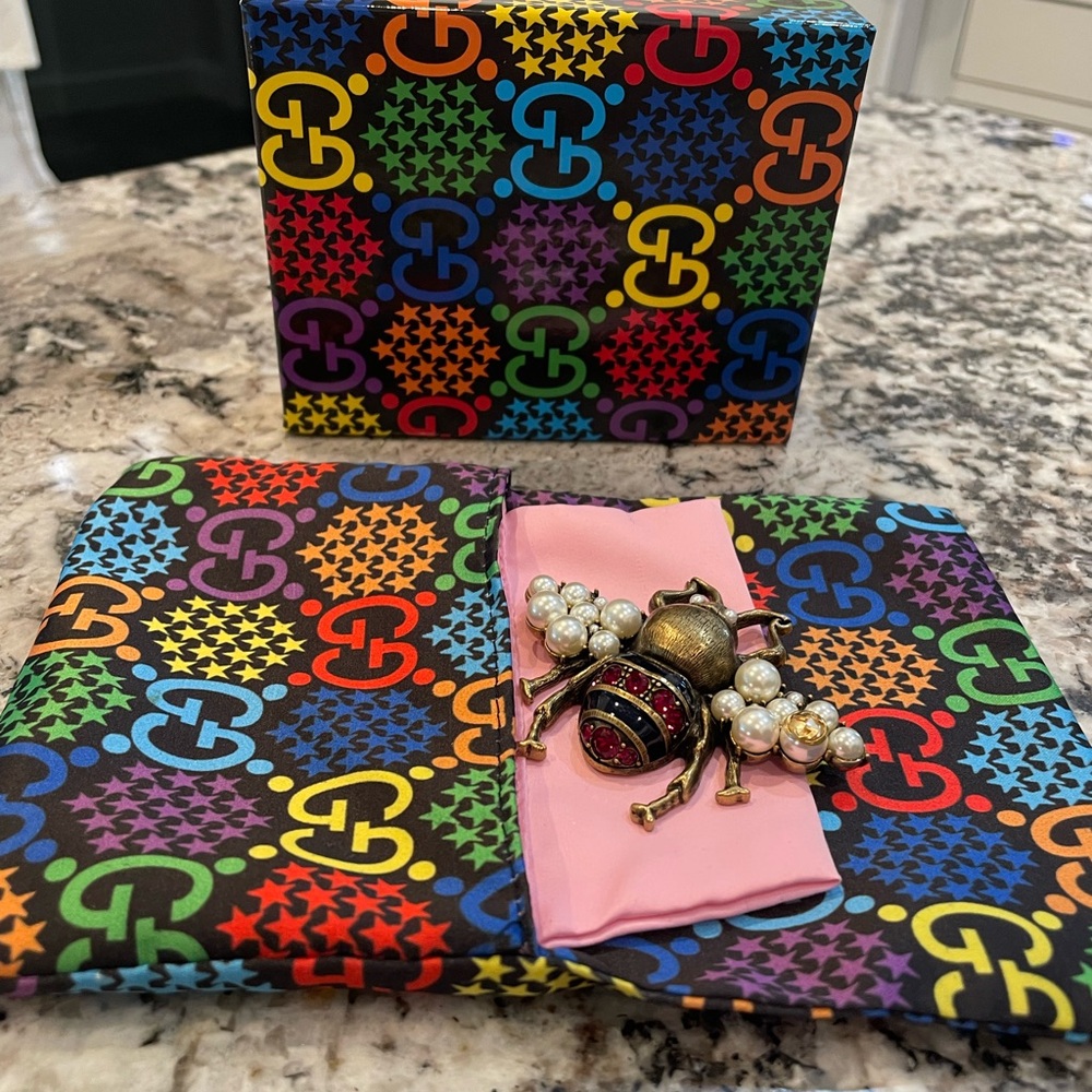 Beautiful Gucci Bee Brooch